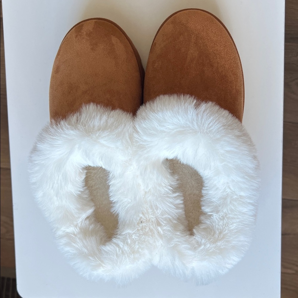 Women's Faux Tan Suede Fur-Lined Slippers size 5.5